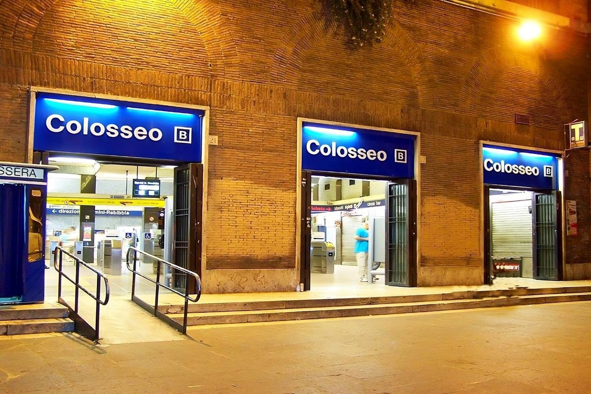 Vacanze Romane Colosseo * Rom